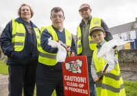 03.04.15  NO REPRO FEE
Paul O'Connell, AP McCoy and JP McManus kick-start the Team Limerick Clean-Up (TLC). Over 10,000 volunteers hit the streets of Limerick City and County for the country's biggest ever Clean-Up. Taking part in theTeam Limerick Clean-Up are volunteers Vicki Nash, Kieran Byrnes, Keith Massey and his son Alex Massey, aged 7, from Newcastlewest, Co. Limerick. Picture credit: Diarmuid Greene/Fusionshooters