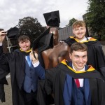 REPRO FREE
250826
More than 3,040 students are graduating from University of Limerick this week at the Autumn Conferring Ceremonies. Included over six days of ceremonies from Monday to Saturday are students from the faculties of Arts, Humanities and Social Sciences, Kemmy Business School, Education and Health Sciences, Science and Engineering and Interfaculty. UL now boasts more than 140,000 alumni worldwide
Where's My Cape?
Pictured are L-R Ciarán Ryan from Croghan, Co. Roscommon, Mechanical Engineering , Senan Kenny, Bruff Co Limerick, Bio Med, and Jack Brace, Lisdowney Co Kilkenny, Mechanical Engineering . Pic Arthur Ellis
